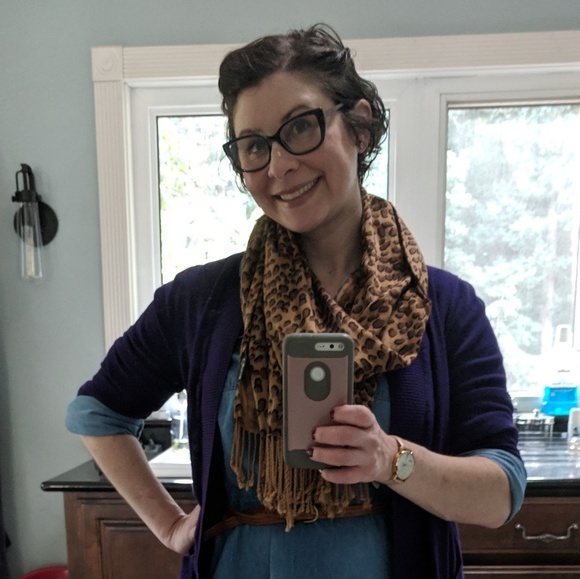 Meet your Posher, Niki - Picture 2 of 2